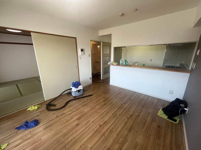 物件内観写真4　(室内からの展望)