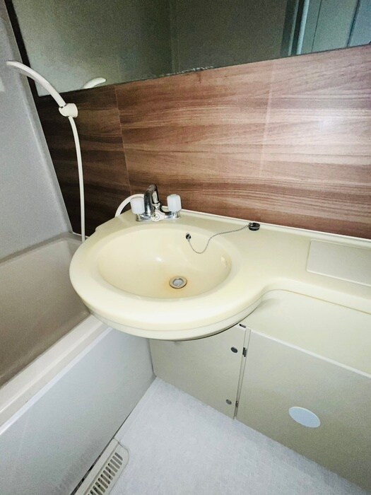 物件内観写真12　(洗濯機置場)