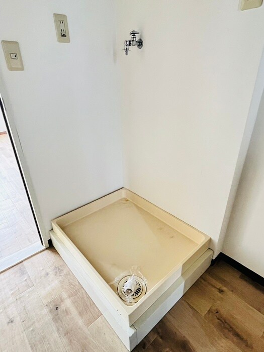 物件内観写真14　(洗濯機置場)