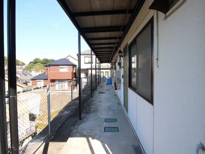 物件外観写真4　(エントランス部分)