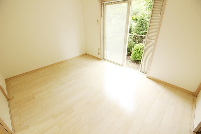 物件内観写真4　(居室)