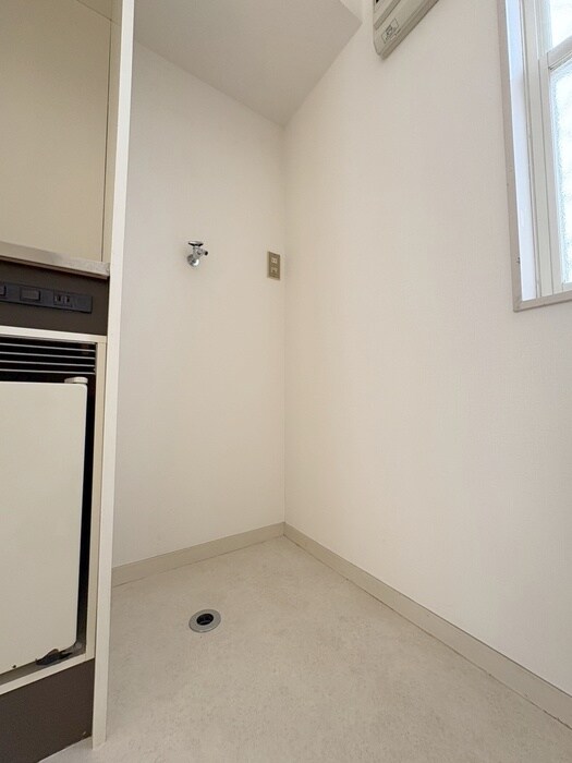 物件内観写真14　(洗濯機置場)