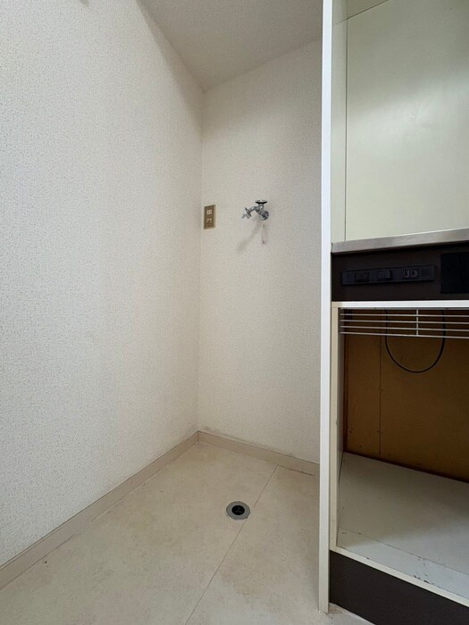 物件内観写真14　(洗濯機置場)