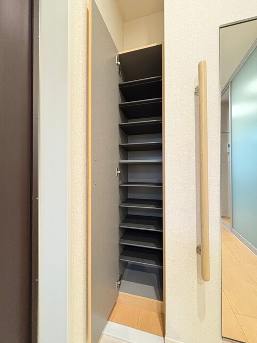 物件内観写真18　(廊下)