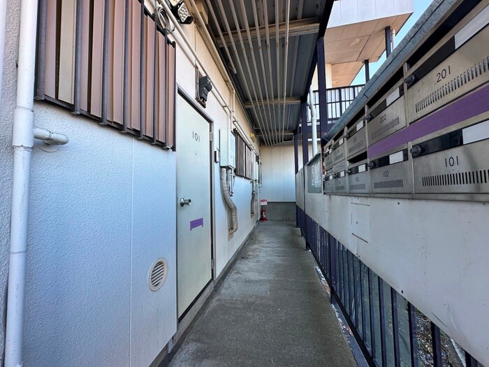 物件外観写真6　(エントランス部分)