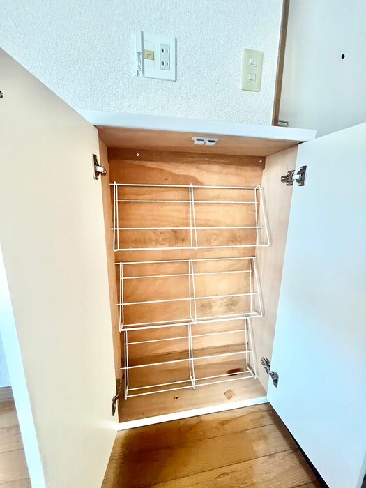 物件内観写真18　(靴箱)