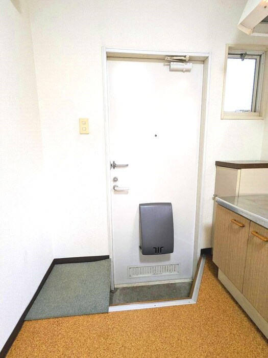 物件内観写真17　(玄関)