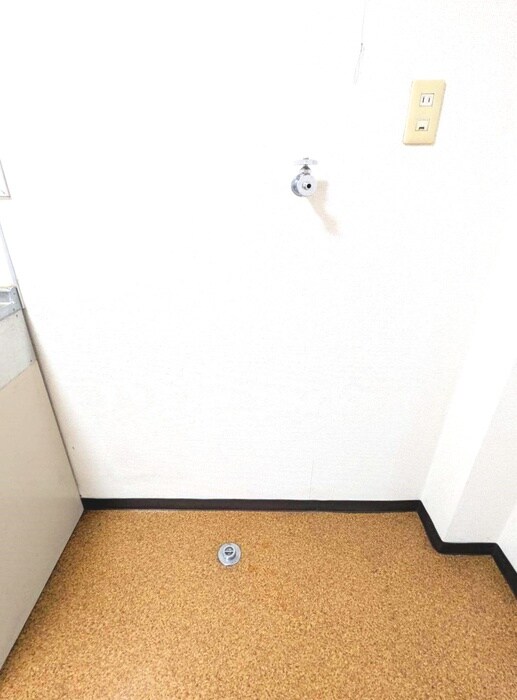 物件内観写真19　(洗濯機置場)