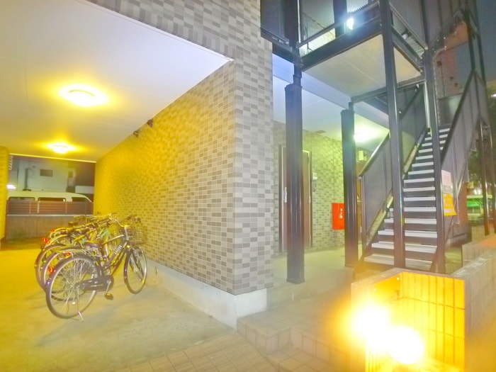 物件外観写真3　(駐輪場)