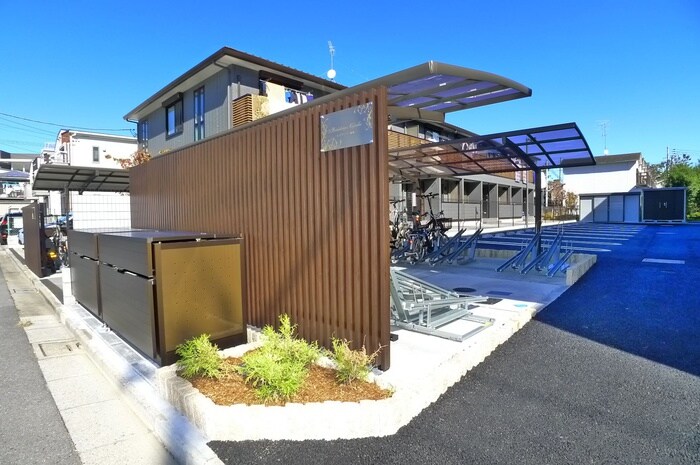 物件外観写真4　(駐輪場)