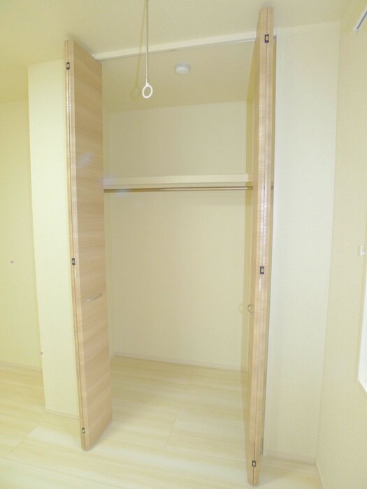 物件内観写真12　(収納)