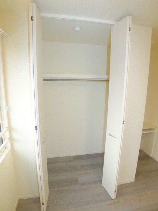 物件内観写真12　(収納)