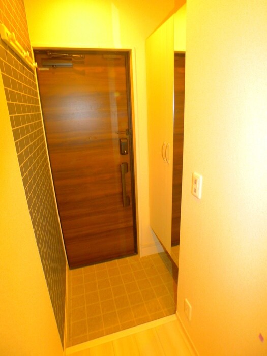 物件内観写真16　(玄関)