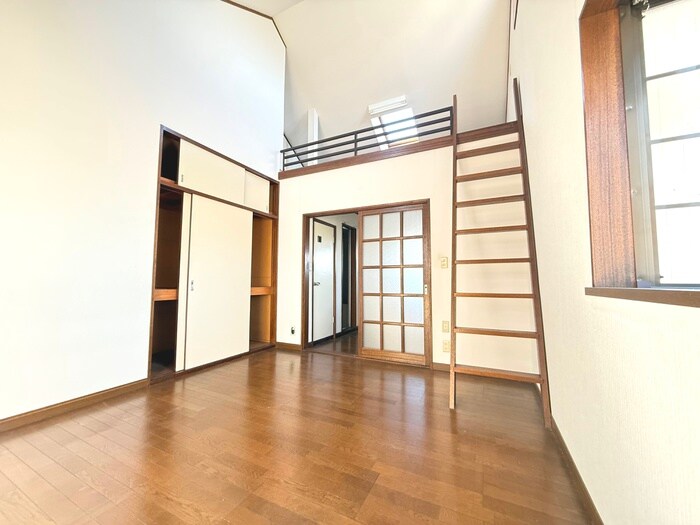 物件内観写真12　(収納)