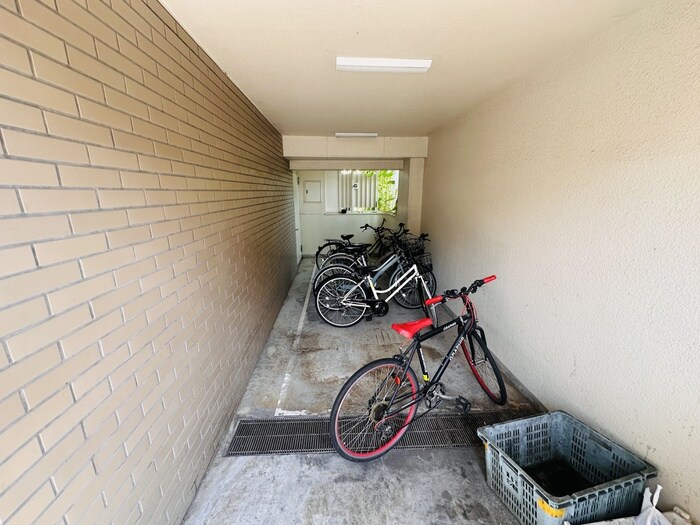物件外観写真5　(駐輪場)