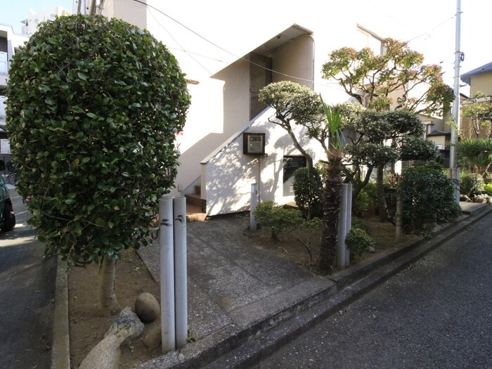 物件外観写真5　(エントランス部分)