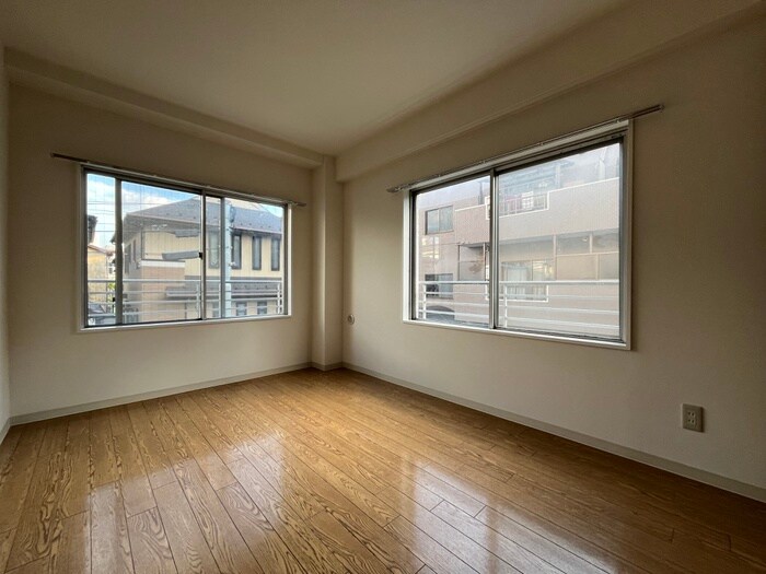 物件内観写真10　(居室)