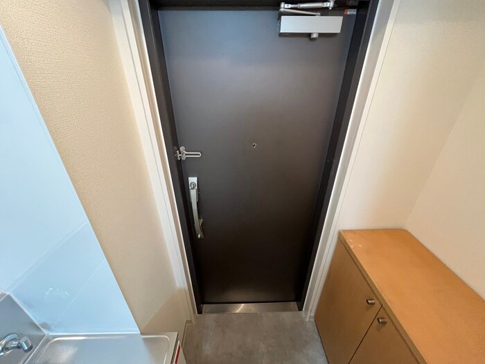 物件内観写真17　(玄関)