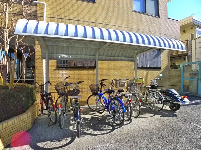 物件外観写真4　(駐輪場)