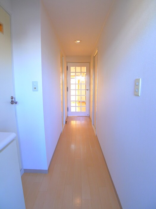 物件内観写真16　(廊下)