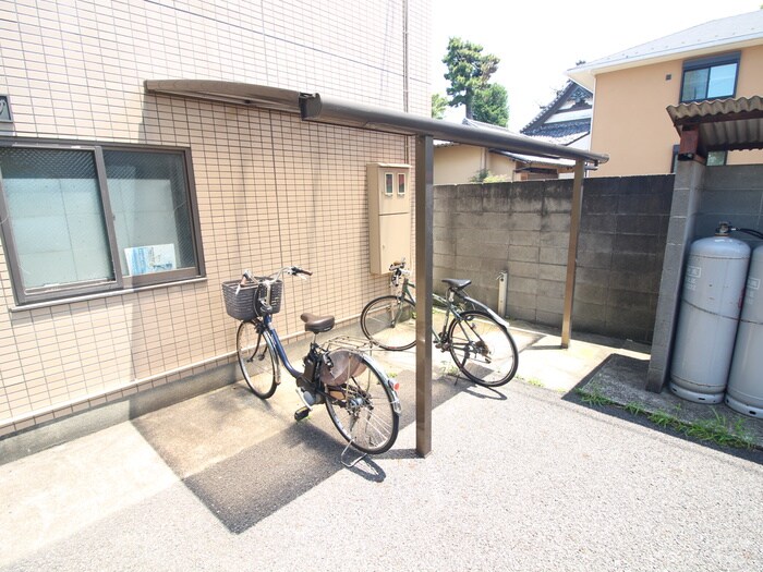 カーサシマダの駐輪場