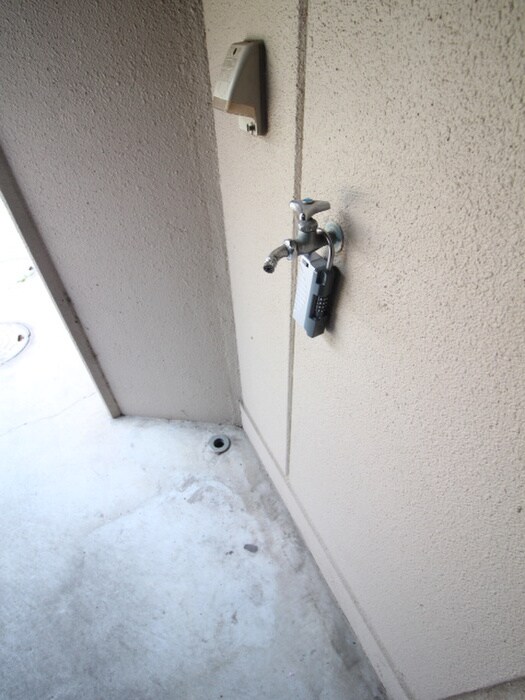 物件内観写真18　(洗濯機置場)