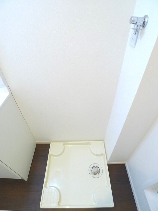 物件内観写真15　(洗濯機置場)