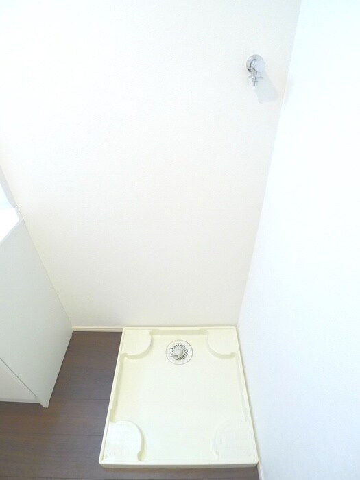 物件内観写真15　(洗濯機置場)