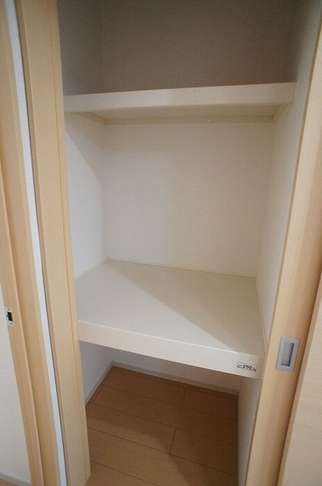 物件内観写真12　(収納)