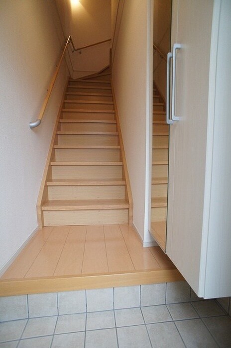 物件内観写真13　(玄関)