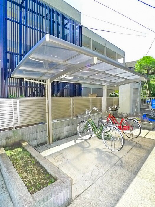物件外観写真4　(駐輪場)