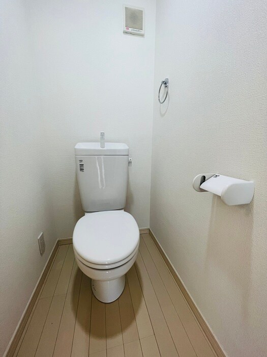 物件内観写真16　(トイレ)