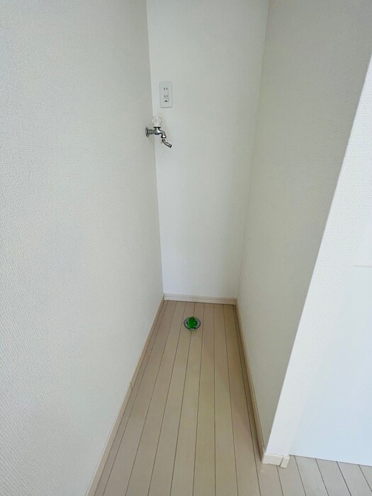 物件内観写真17　(洗濯機置場)