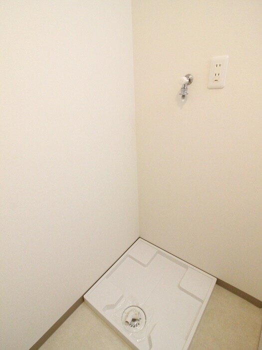 物件内観写真14　(洗濯機置場)