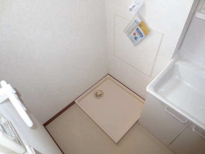 物件内観写真11　(洗濯機置場)