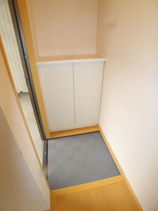 物件内観写真7　(玄関)