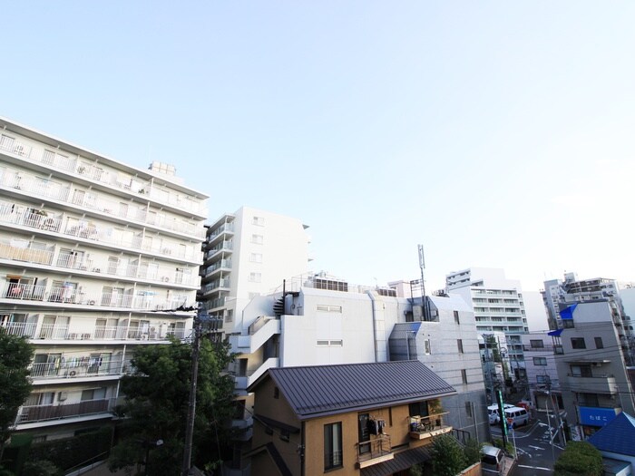 物件内観写真16　(室内からの展望)