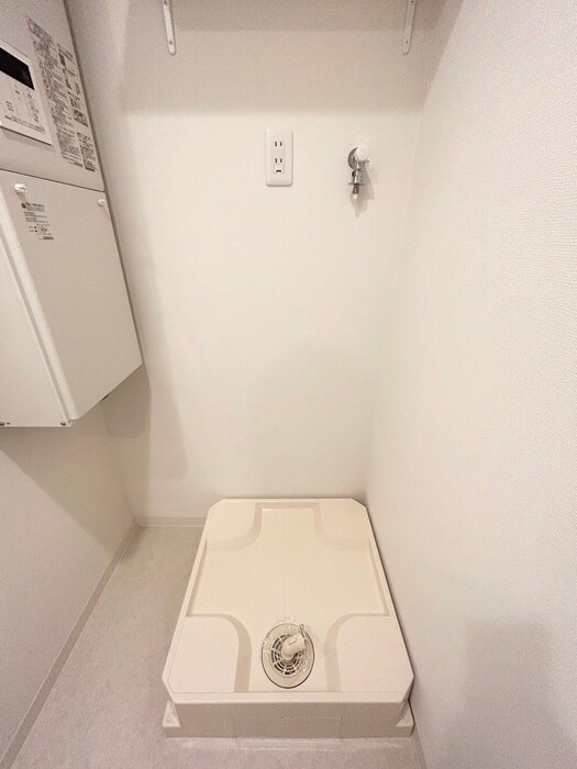 物件内観写真12　(洗濯機置場)