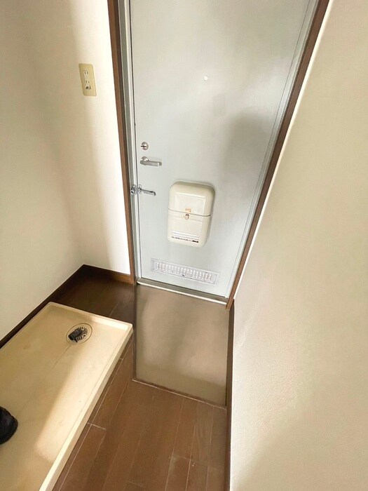 物件内観写真14　(玄関)