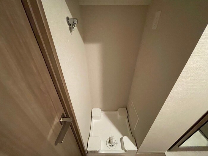 物件内観写真16　(洗濯機置場)