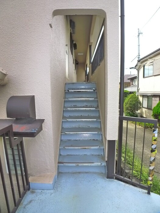 物件外観写真5　(エントランス部分)