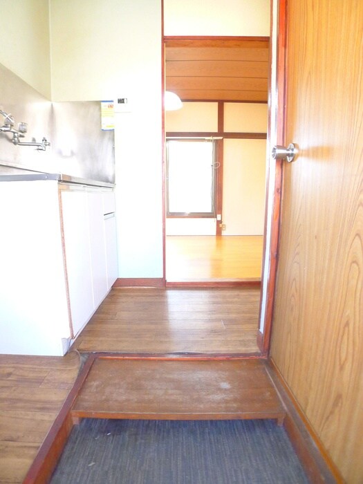 物件内観写真16　(玄関)