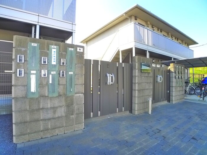 物件外観写真5　(エントランス部分)