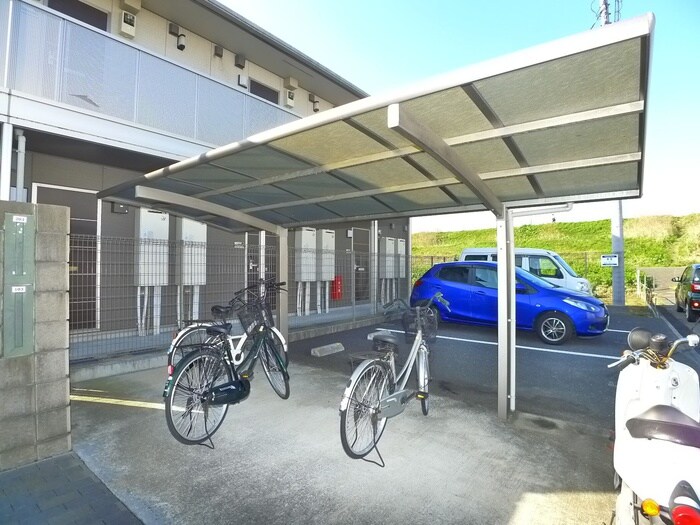 物件外観写真6　(駐輪場)