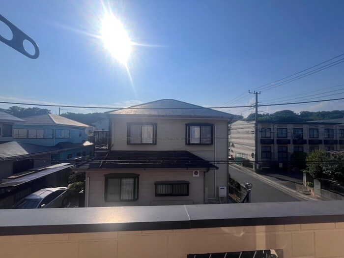 物件内観写真8　(室内からの展望)