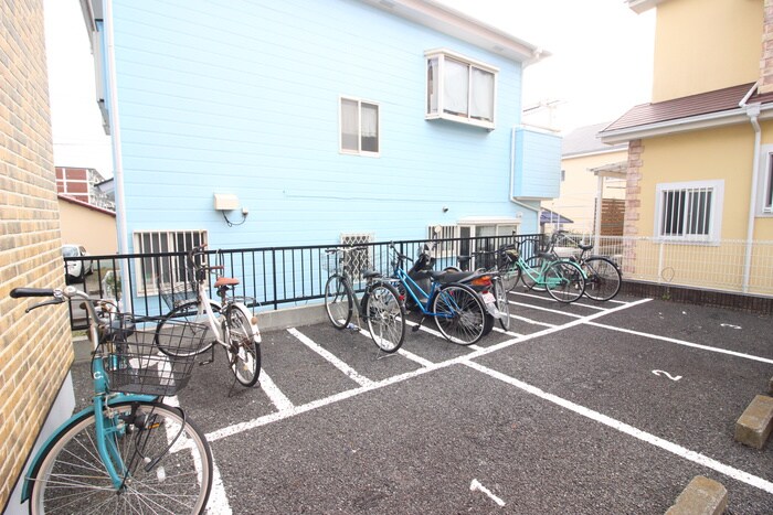 物件外観写真5　(駐輪場)