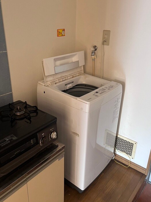 物件内観写真11　(洗濯機置場)