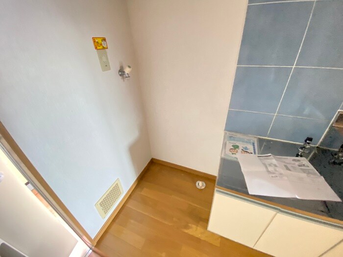 物件内観写真14　(洗濯機置場)