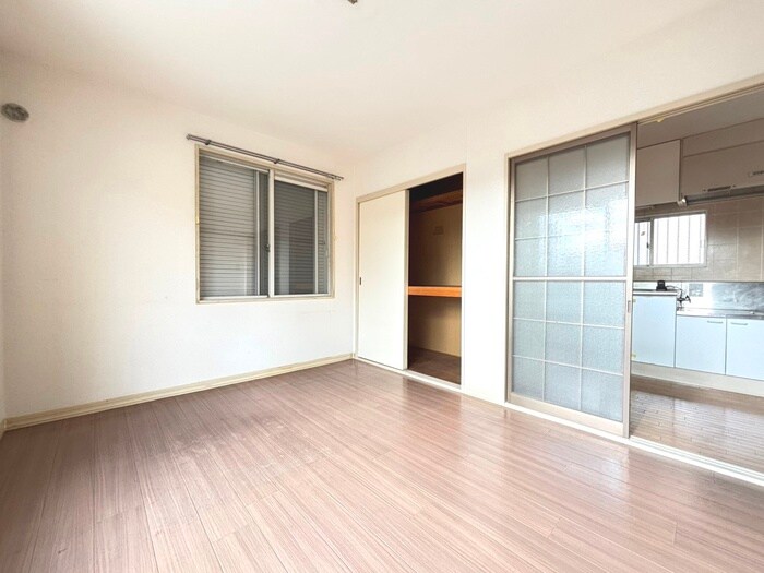 物件内観写真8　(居室)