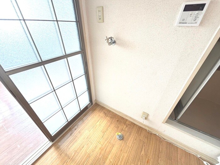 物件内観写真15　(洗濯機置場)